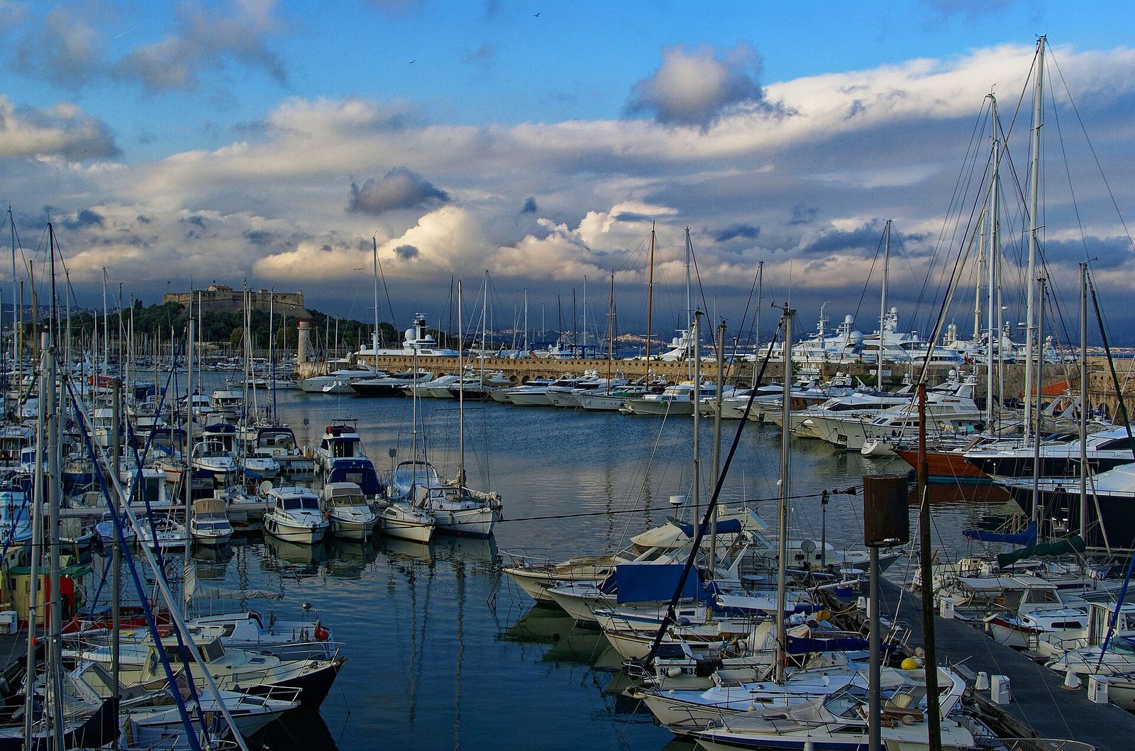 Antibes vanuit Monaco